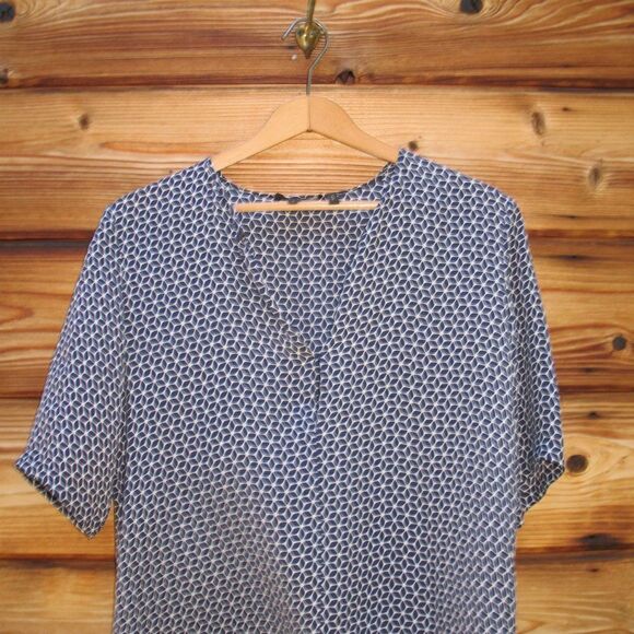 Theory Antazie Tile Geo Print Silk Top - Picture 5 of 10